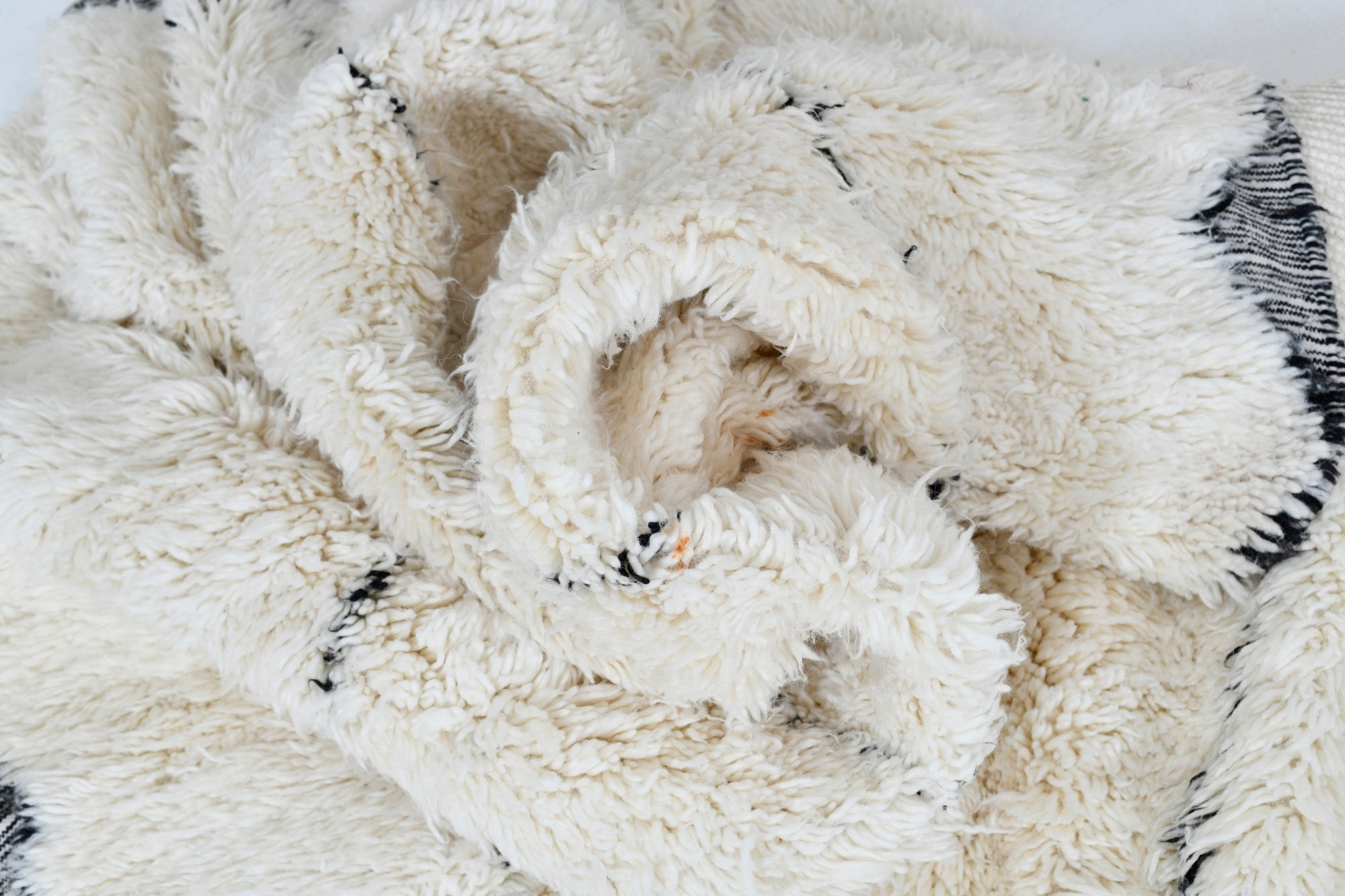 Black and White Shag Rug 3301