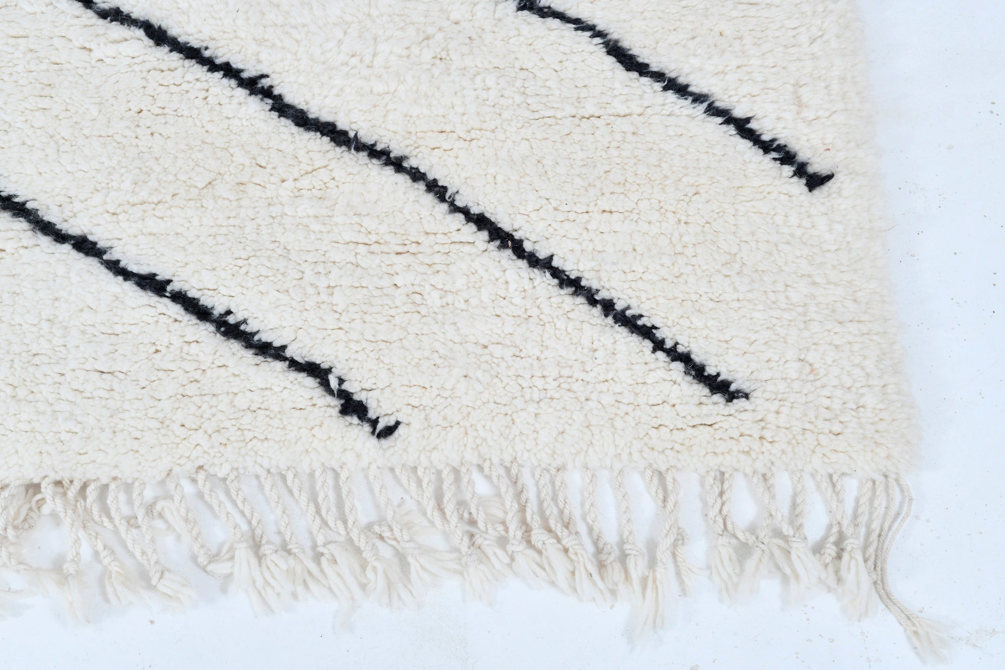 Black and White Shag Rug 3303
