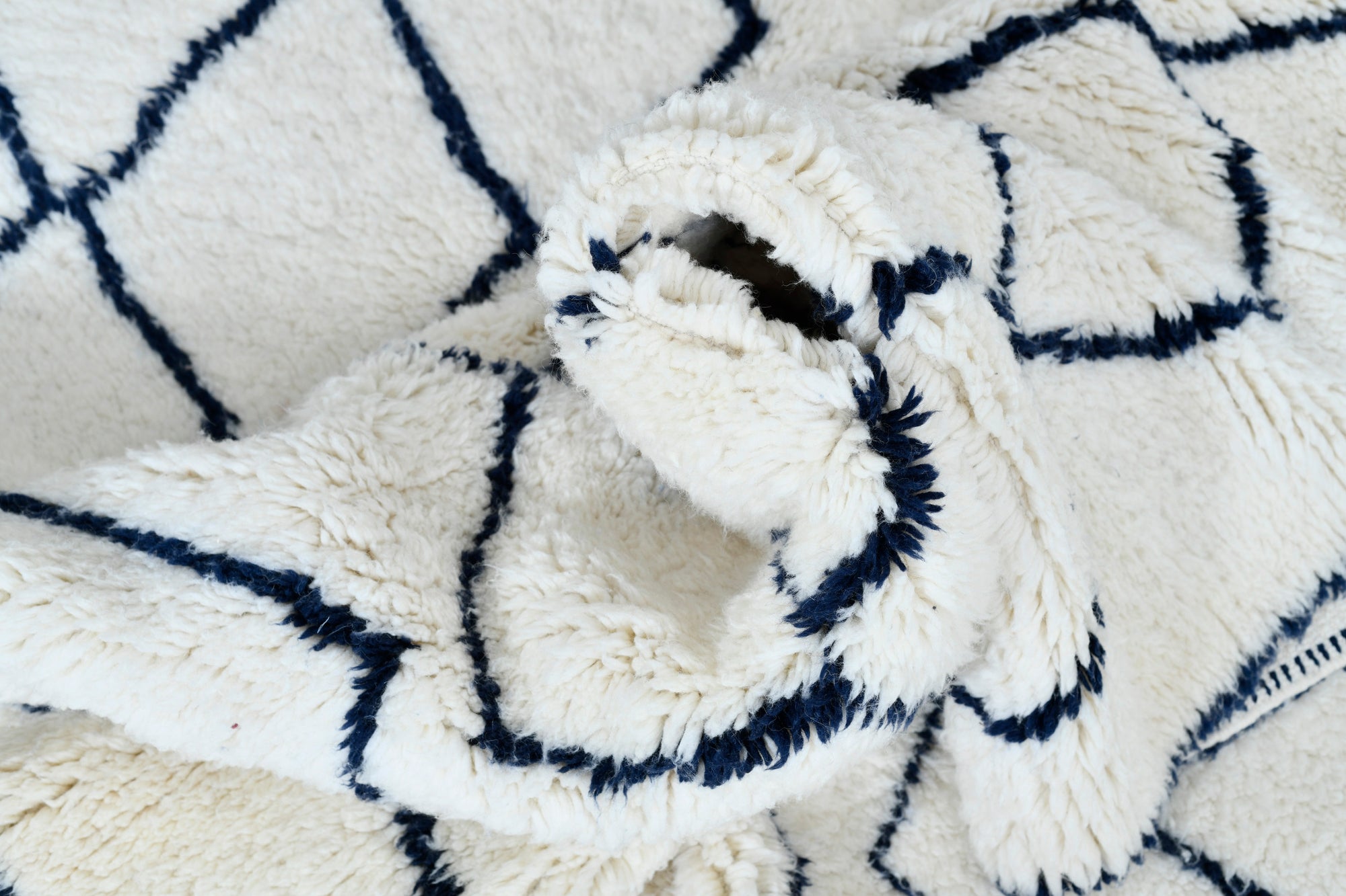 Black and White Berber Rug 3328