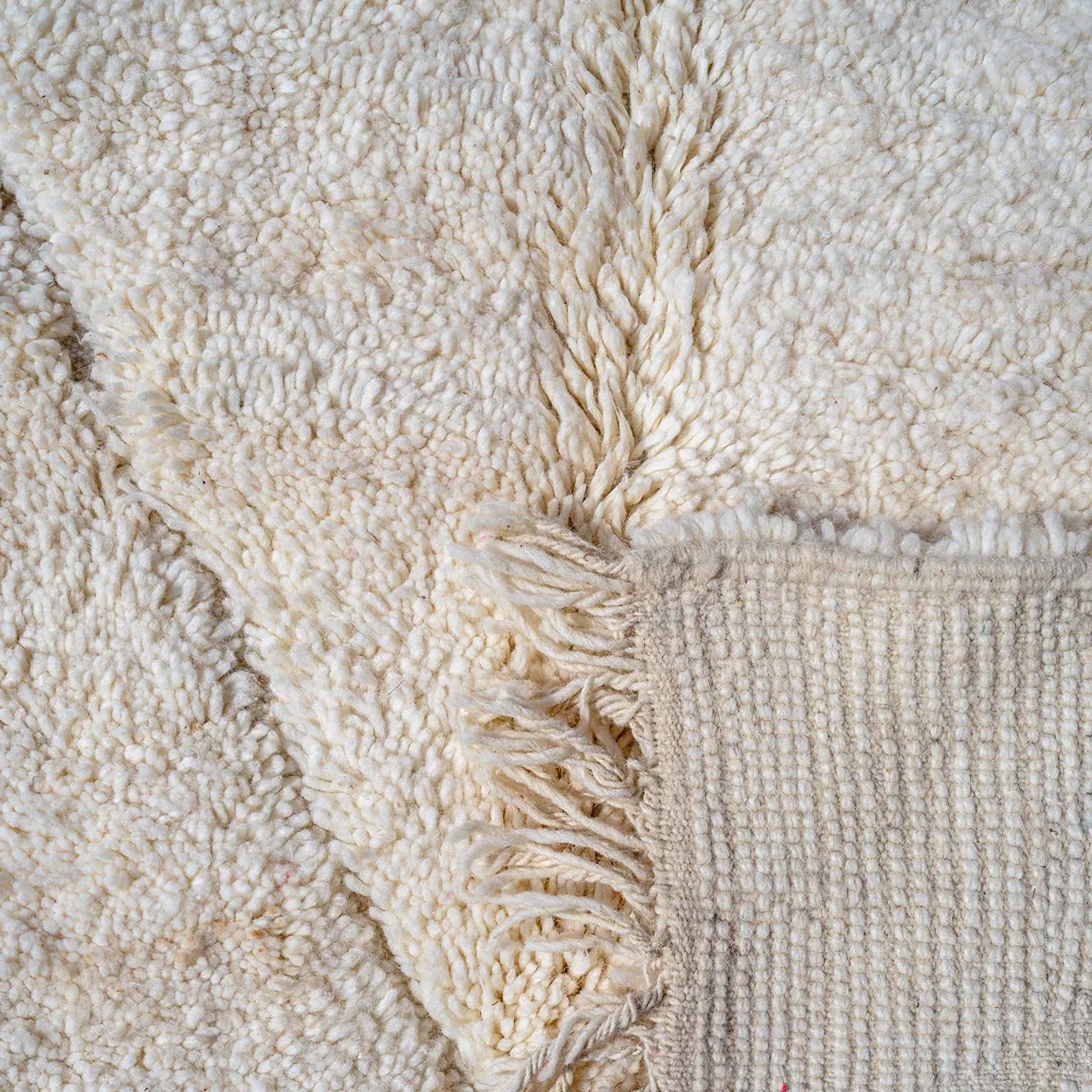 Diamonds on White 3548