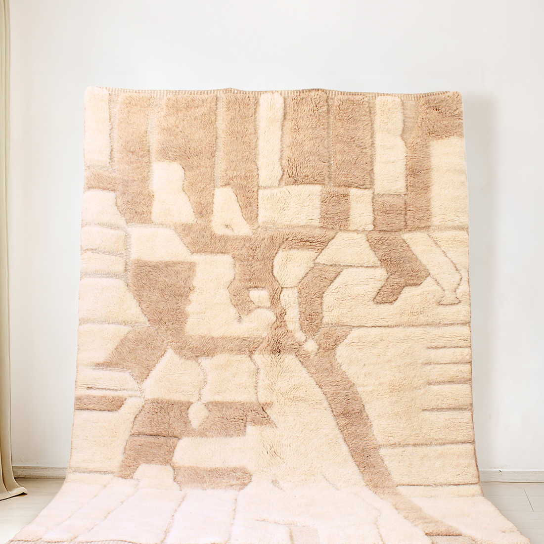 Moroccan custom rug from Beni Ourain, Beige